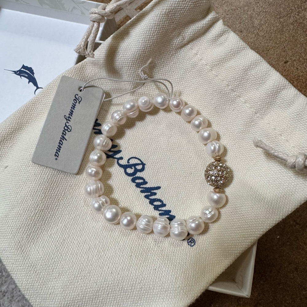 Tommy Bahama White Pearl Bracelet with Gold Bead - Picture 2 of 3